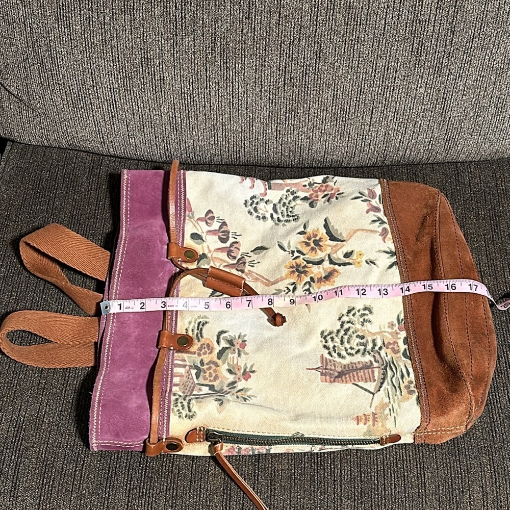 Lucky Brand Drawstring Backpack with Nature-Inspired Design - Picture 8 of 9